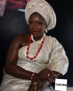 Home ejalonibu Abeke